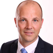 Professionelles Bewerbungs- und LinkedIn-Profilfoto aus dem MB Fotostudio